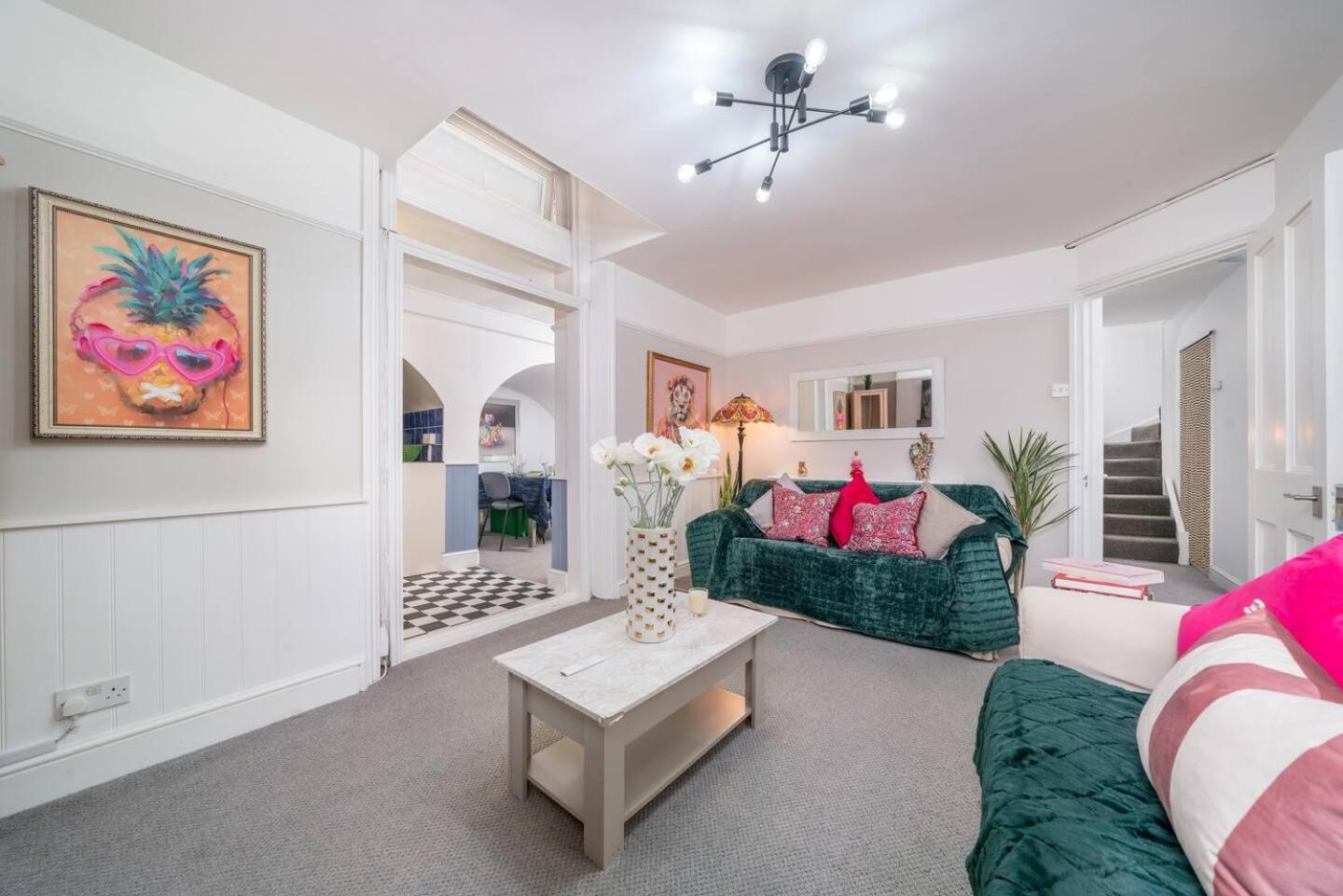 Niru Experience Chelsea Oasis With Courtyard Londra